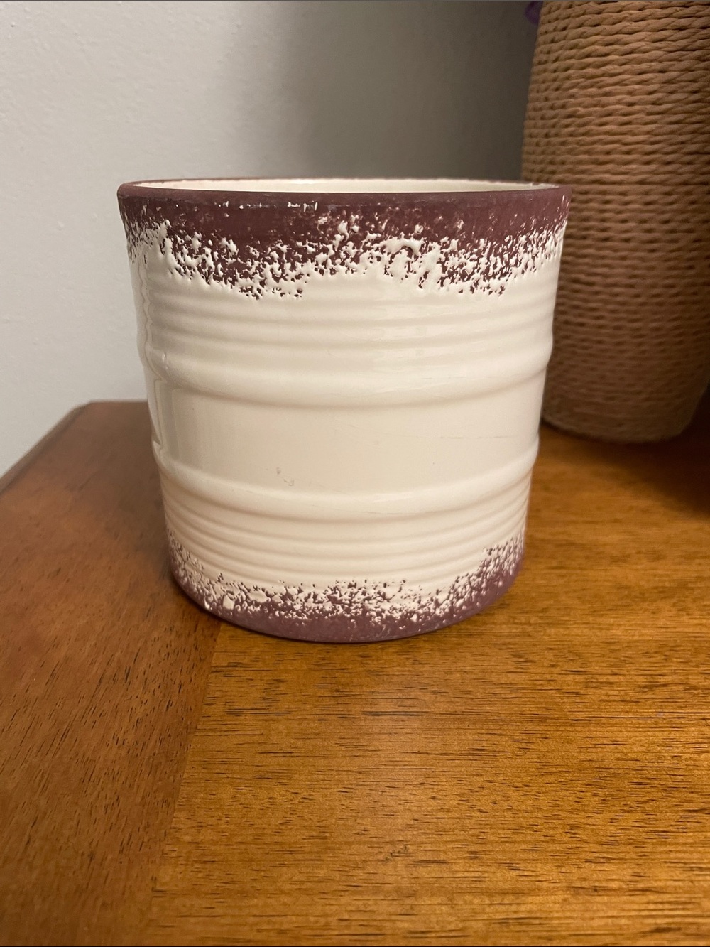 AA Importing Rustic Distressed Look Ceramic Plant or Flower Pot Planter Round